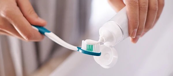Grundlagen Mundgesundheit Pflegemittel Womit gelingt die Mundpflege am besten?
